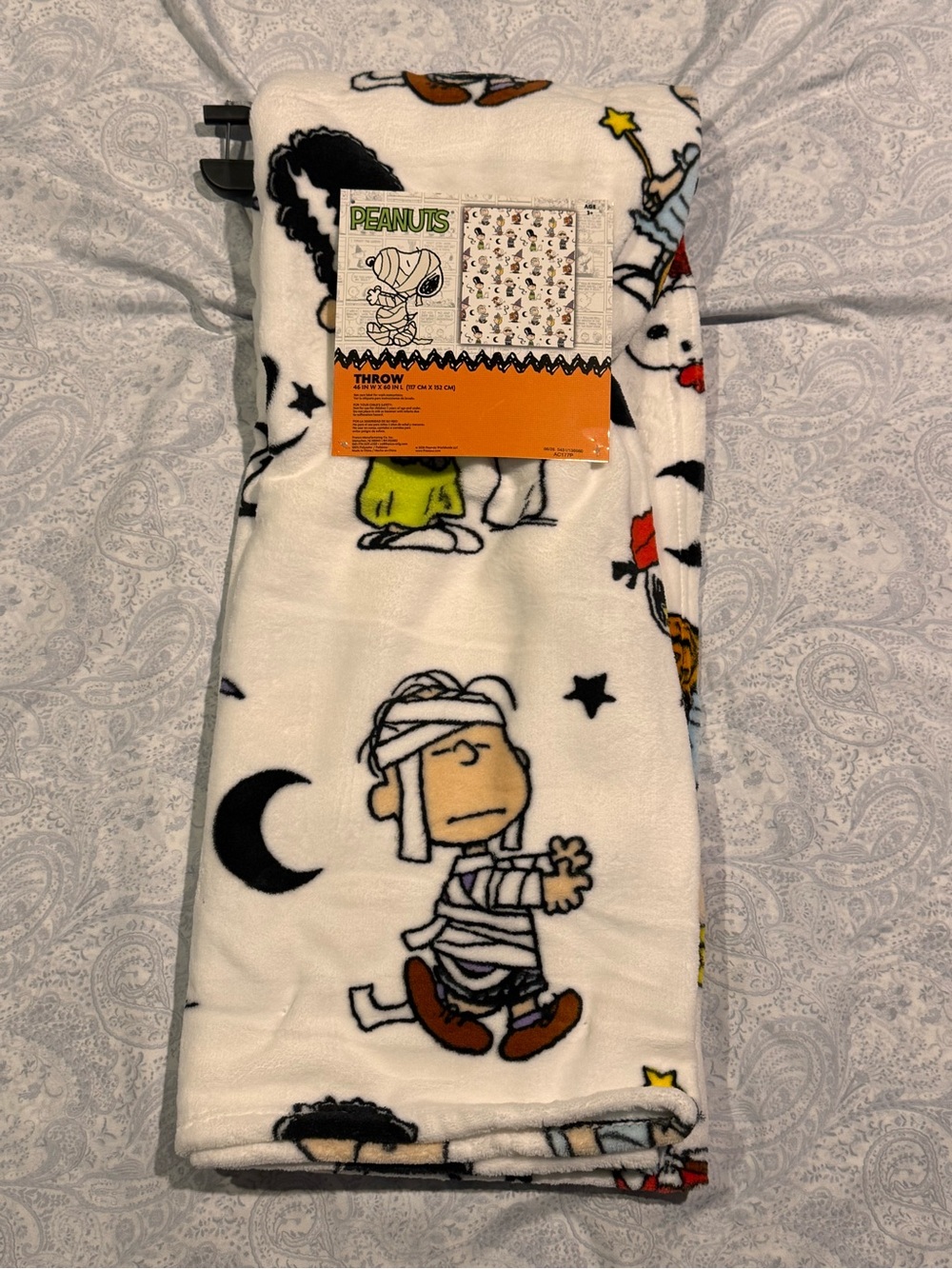 Peanuts Gang Halloween Super Soft Thick Plush Throw Blanket